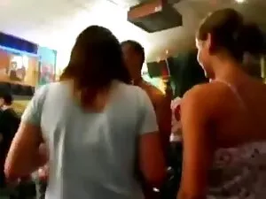 Julie, 21, მიმტანად  ...